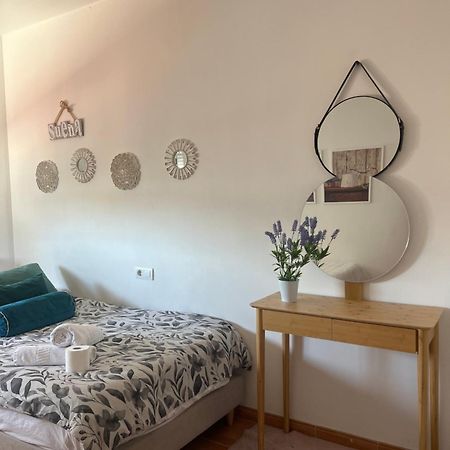 Evens-Goretti House Майрена дел Алхарафе Екстериор снимка
